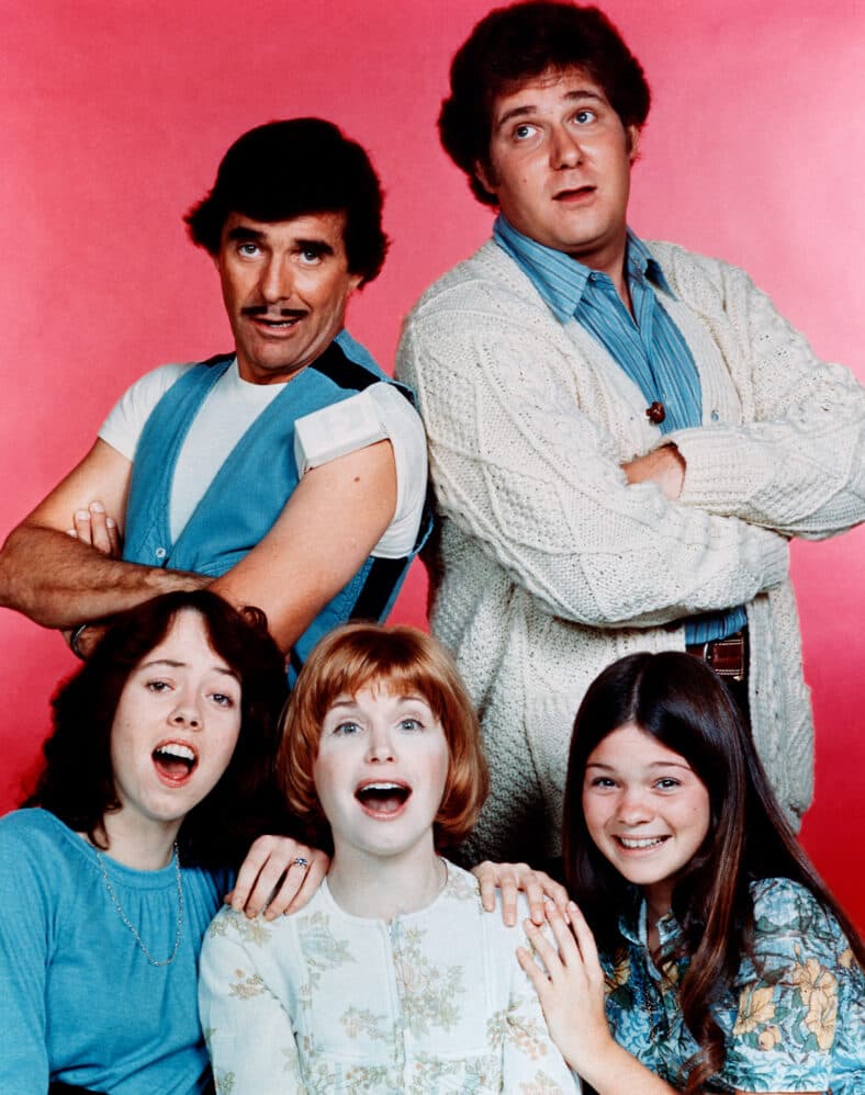 Mackenzie Phillips with Valerie Bertinelli and 'One Day at a Time' cast