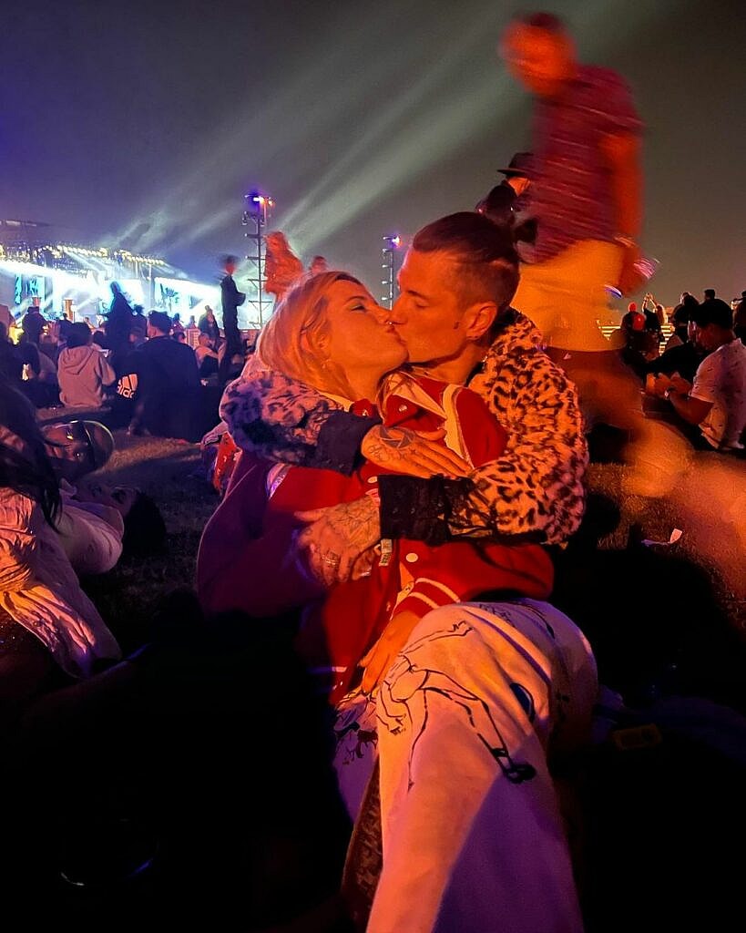 Bella Thorne and Ben Mascolo kissing at Coachella.