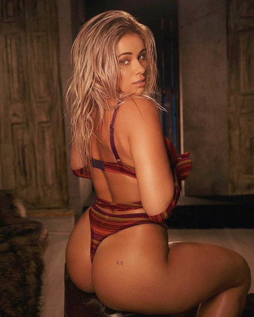 Paige VanZant posting for the camera.