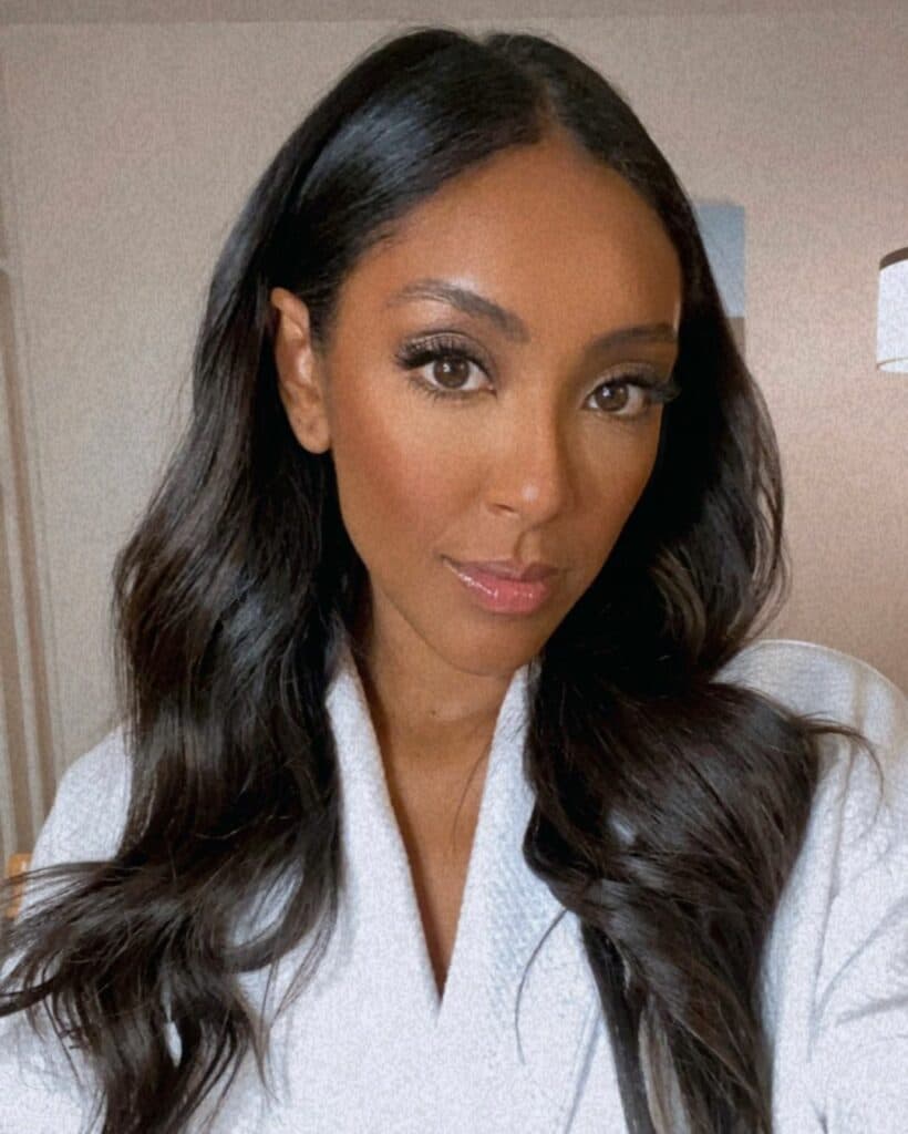 Tayshia Adams 7