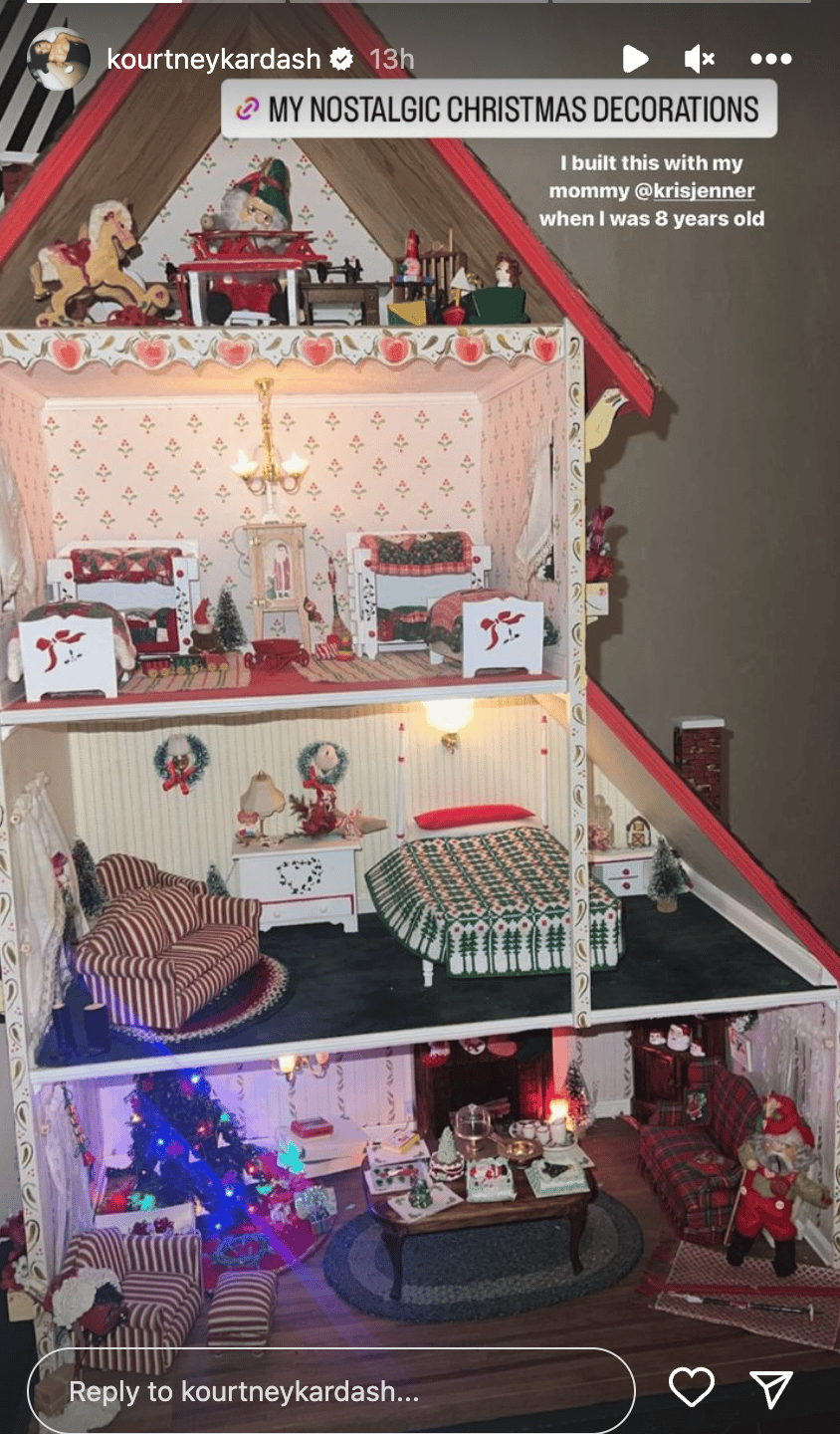 Kourtney Kardashian throwbacks to Christmas as a child