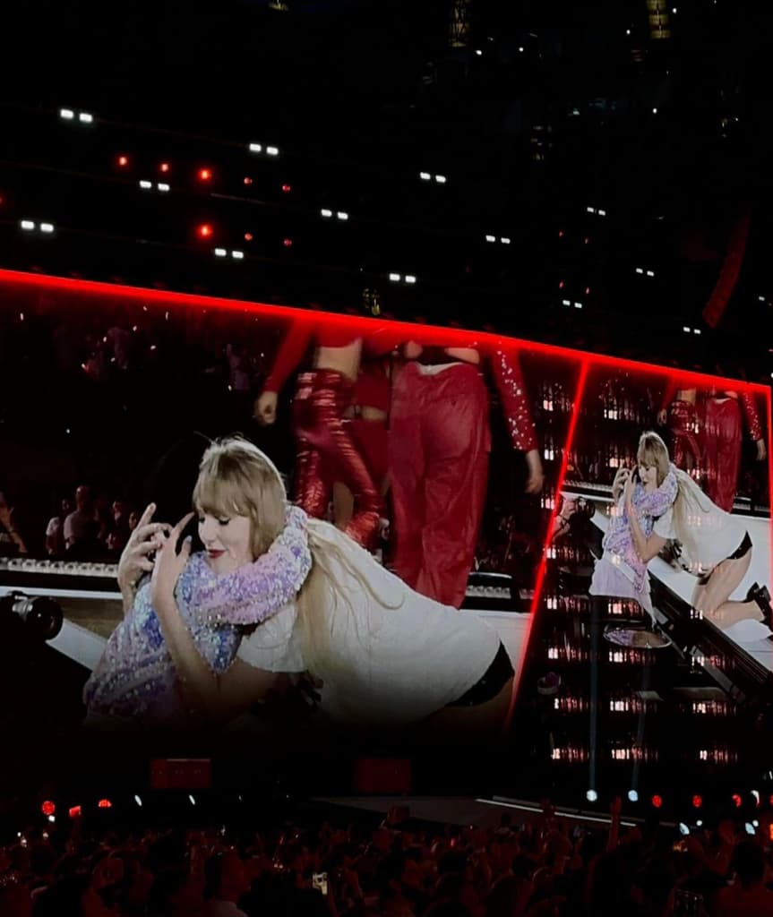 Natalia Bryant captured her sister with Taylor Swift