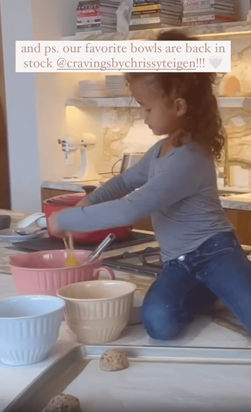 Chrissy Teigen's daughter Luna cooking
