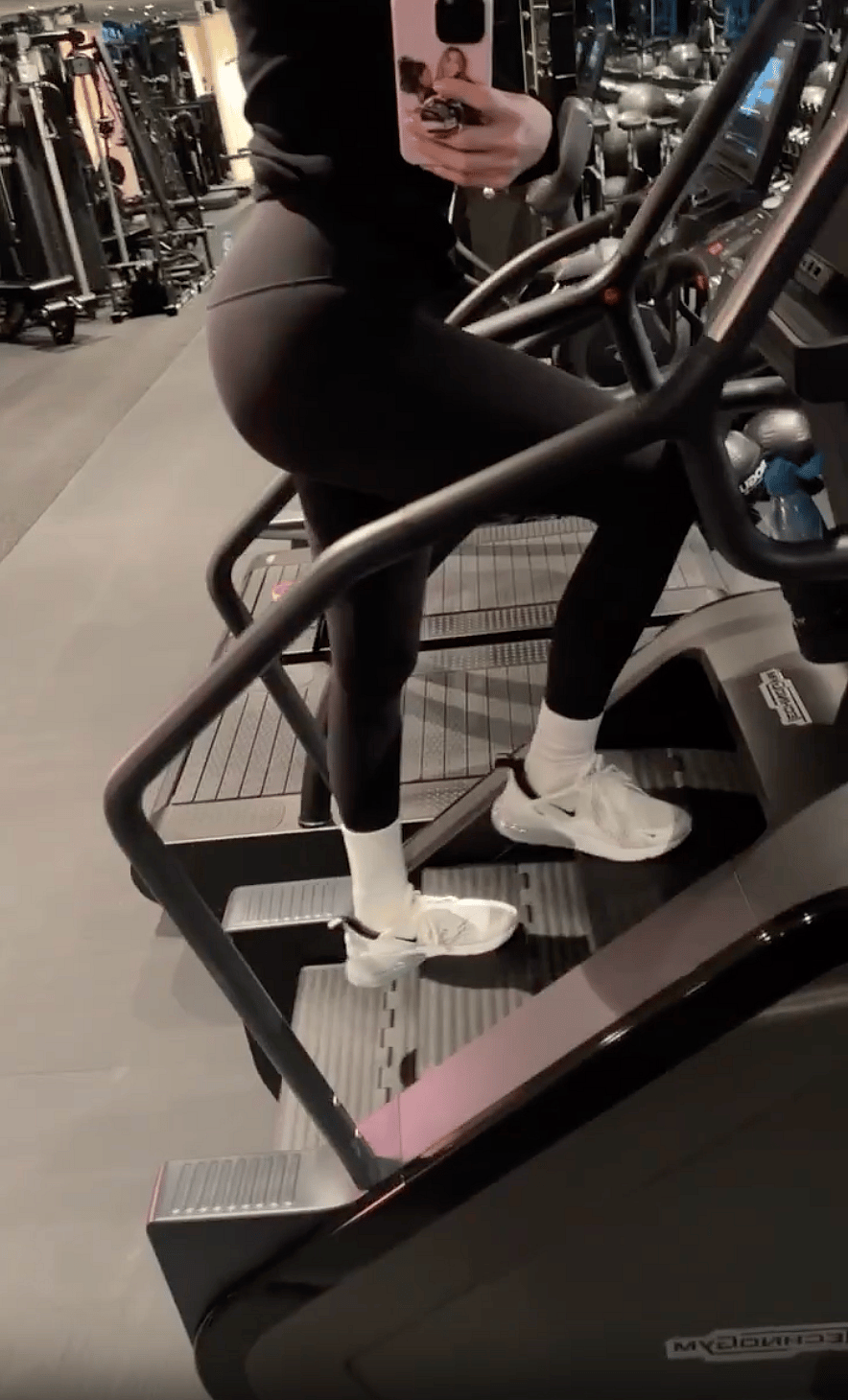 Khloe Kardashian laments gym struggle