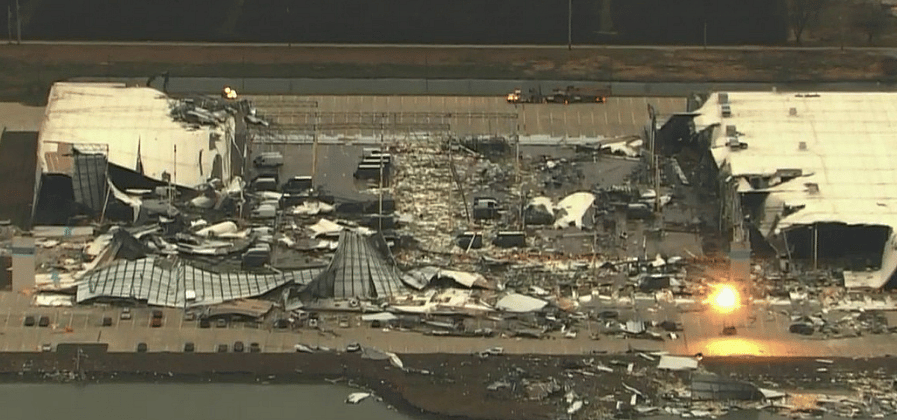 Amazon Warehouse in St. Louis collapses after tornado