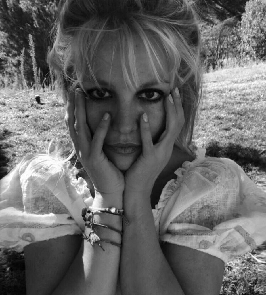 Britney Spears talks about huge forehead on Instagram