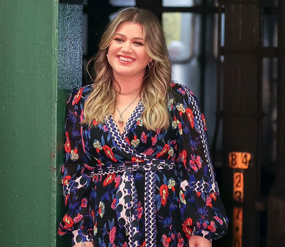 Kristin Chenoweth at set of apos The Kelly Clarkson Show apos