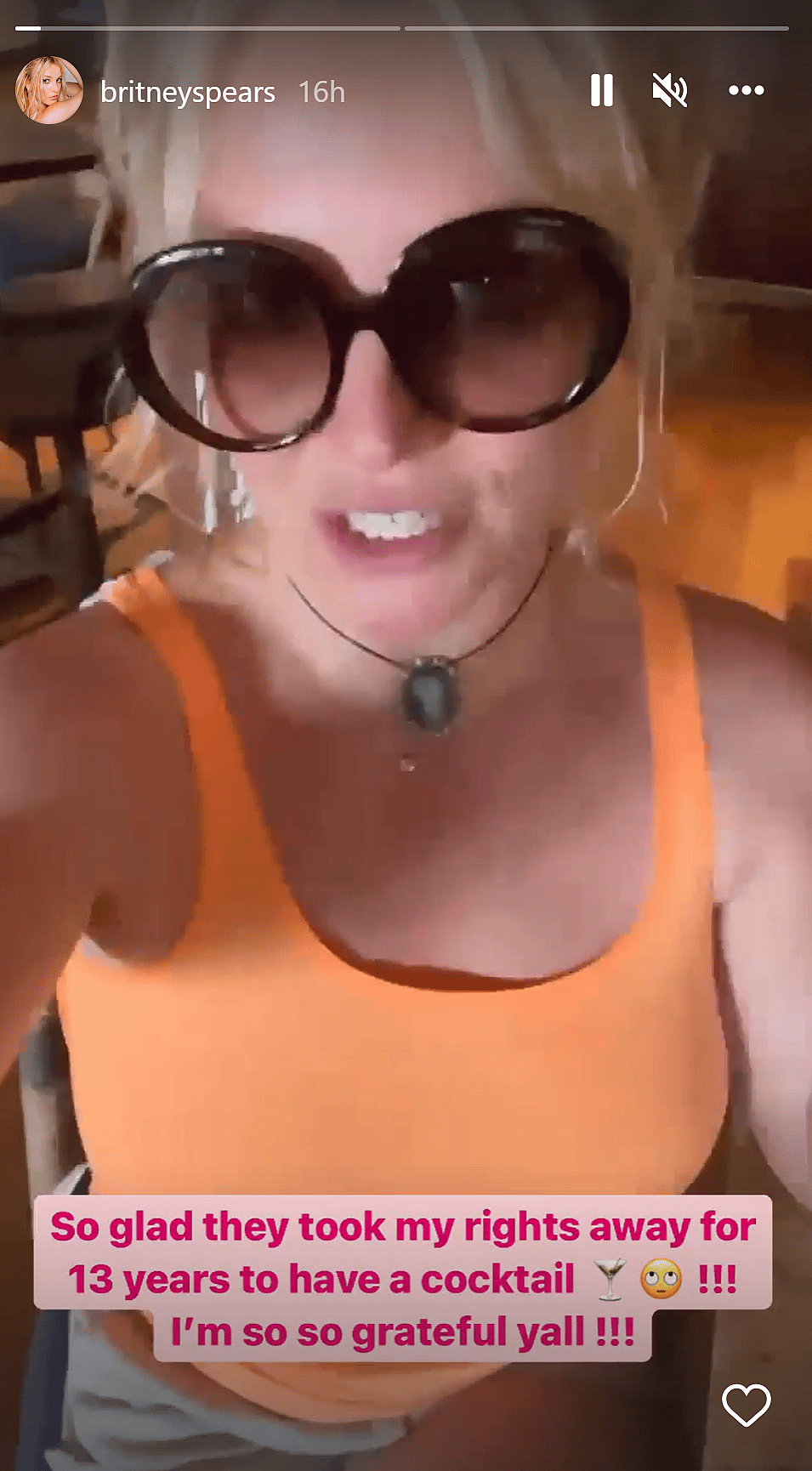 Britney Spears goes to a bar