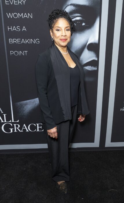 Phylicia Rashad Apologizes For Supporting Bill Cosby