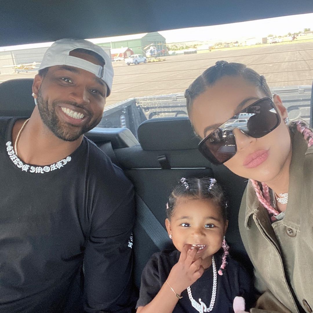 A family photo showing Tristan Thompson, Khloé Kardashian and True Thompson
