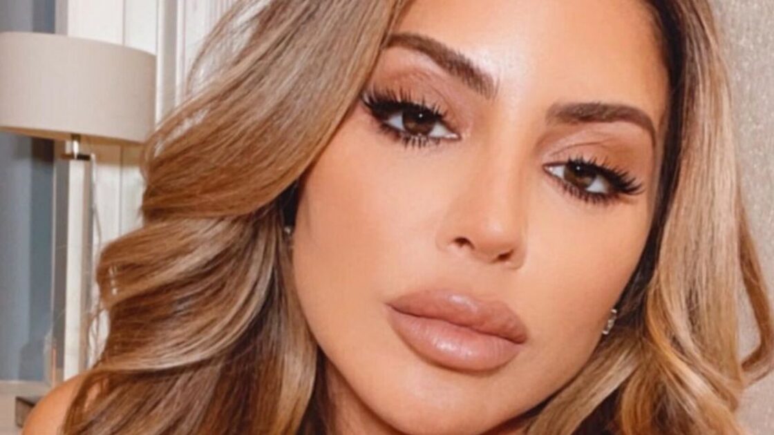 Larsa Pippen takes a selfie.