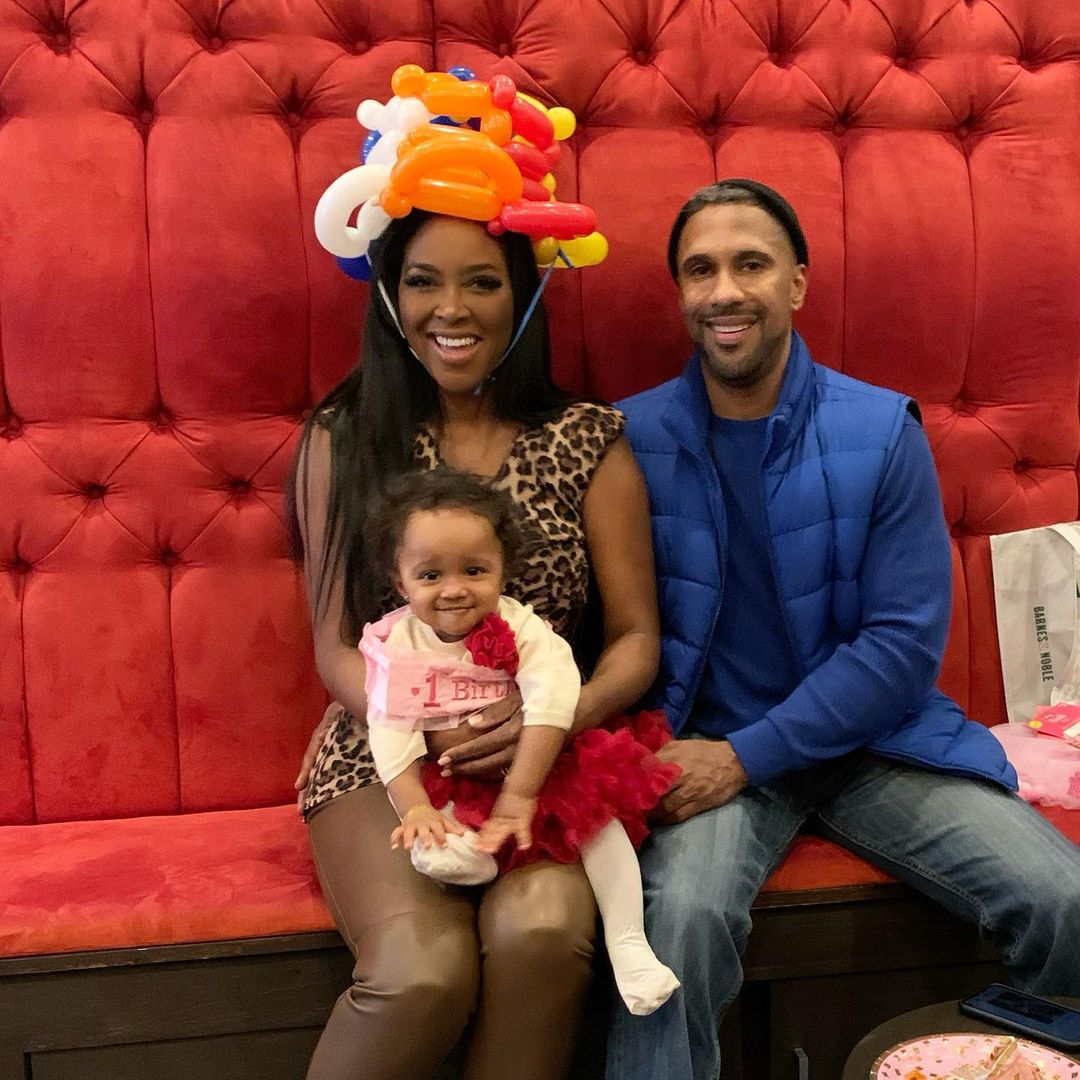 'RHOA' Star Kenya Moore Demands Full Custody Over 'Safety' Issues In Ongoing Divorce
