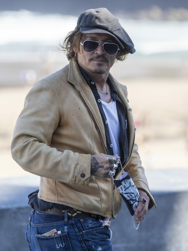 Johnny Depp posing in the photocall of Crock of Gold: A Few Rounds