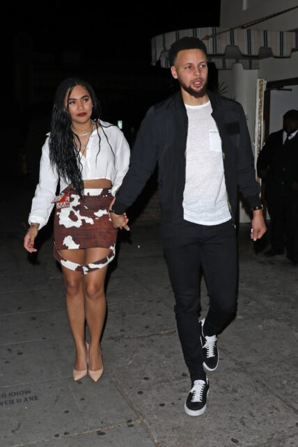 Stephen Curry and Ayesha Curry grab dinner at the Delilah restaurant
