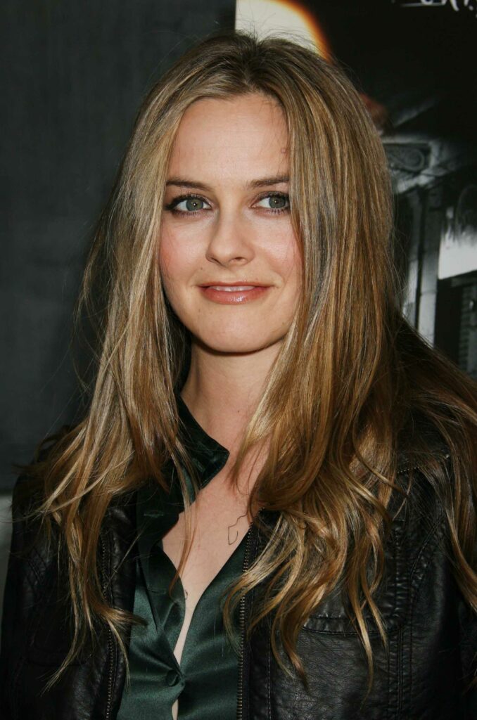 ‘Clueless’ Star Alicia Silverstone Joins Dating App ‘Bumble’ Following Divorce