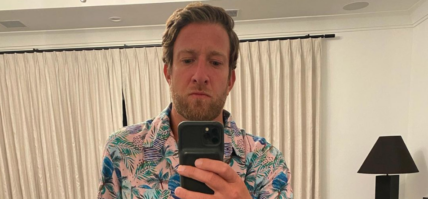 Dave Portnoy taking a mirror selfie