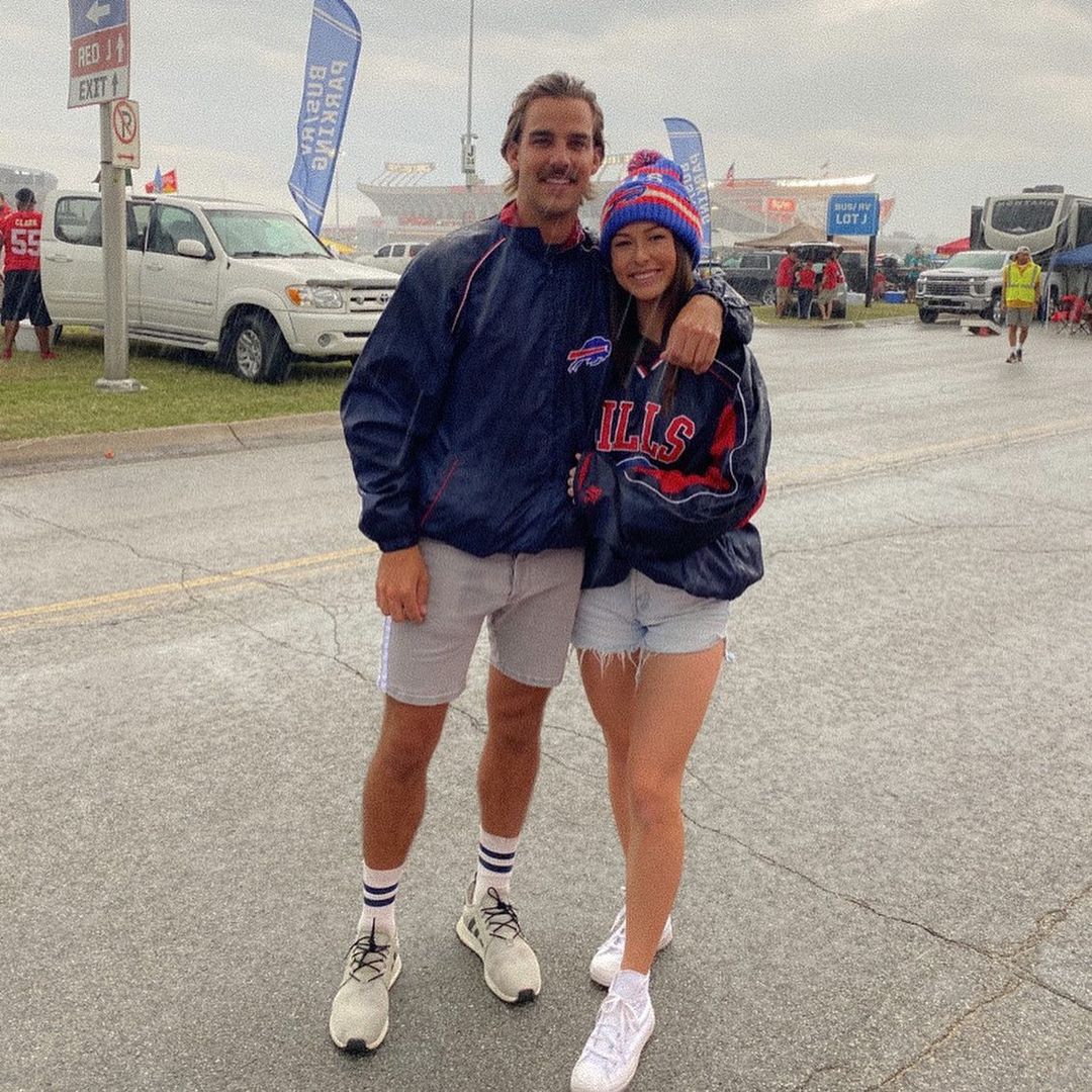 BiP's Noah Erb Recalls Bumpy Date Night With Abigail Heringer Crashing Car Into His House