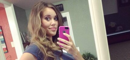 Jessa Duggar snapping a selfie