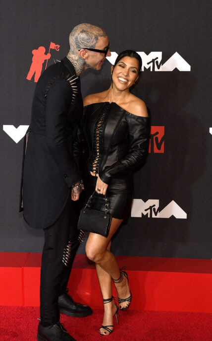 Kourtney Kardashian’s Engagement Ring Reportedly Worth Over $1 Million!!