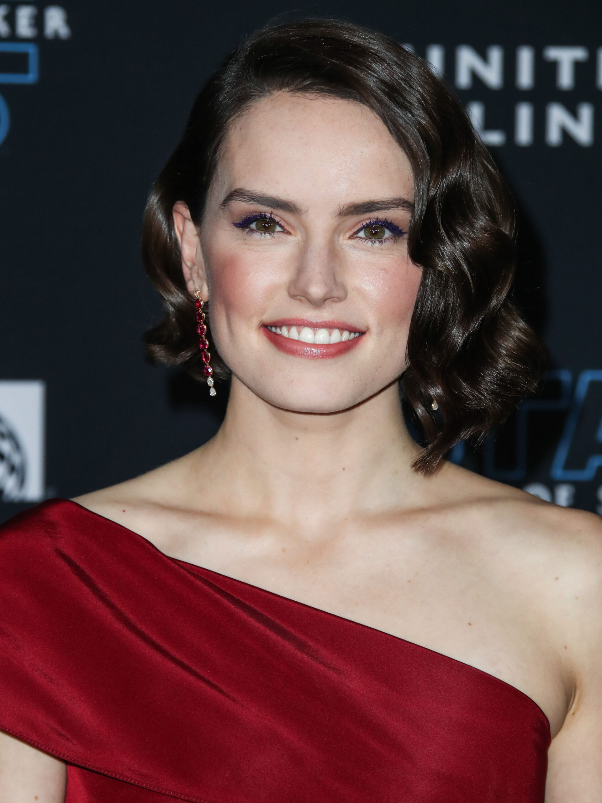 Daisy Ridley wearing an Oscar de la Renta dress arrives at the World Premiere Of Disney's 'Star Wars: The Rise Of Skywalker'