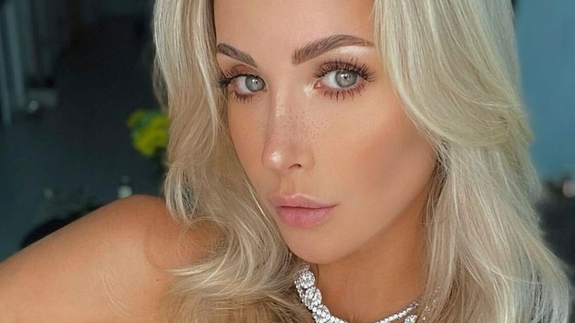 Kiki Passo taking a selfie.