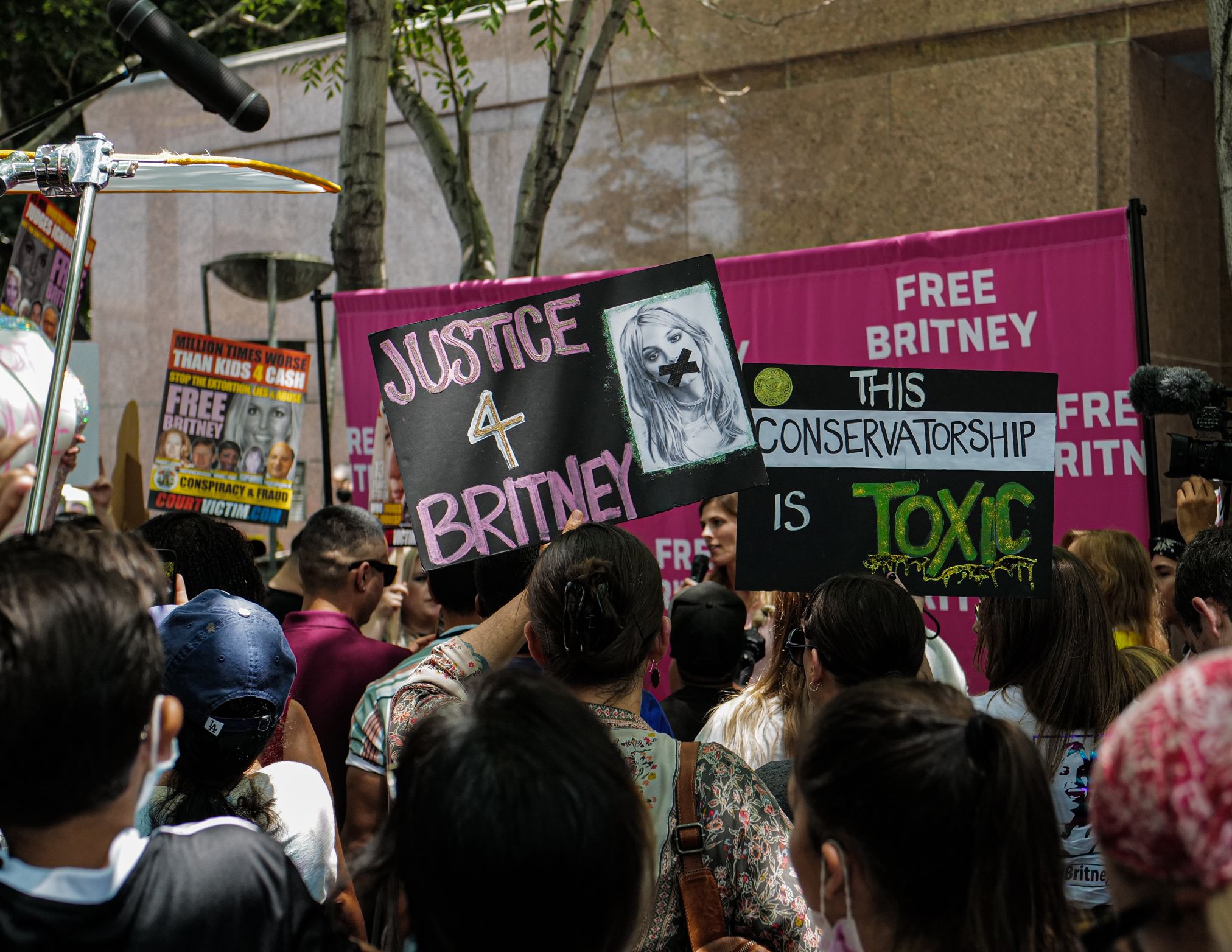 Britney Spears’ Legal Team SLAMS Her Father, Calling Him A ‘Disgrace’