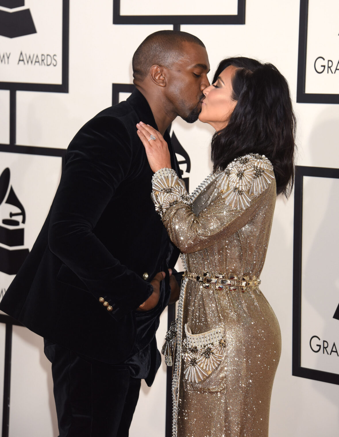 Kanye West Desperate To Win Back Kim Kardashian, Shares Kissing Photo!