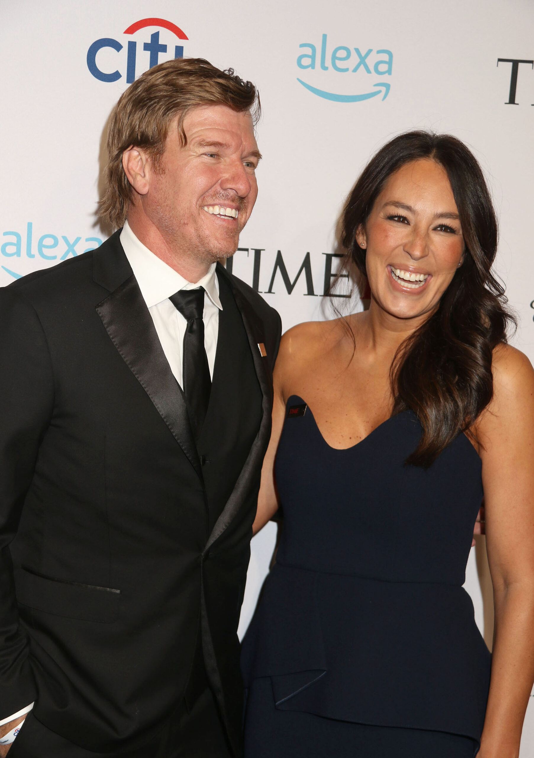 Joanna Gaines & Chip Gaines smiling