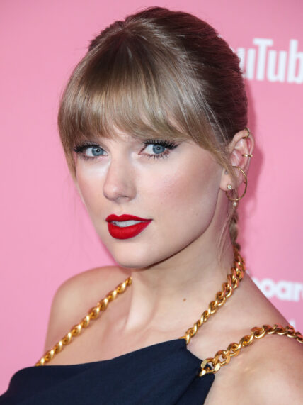 Taylor Swift at the 2019 Billboard Women In Music