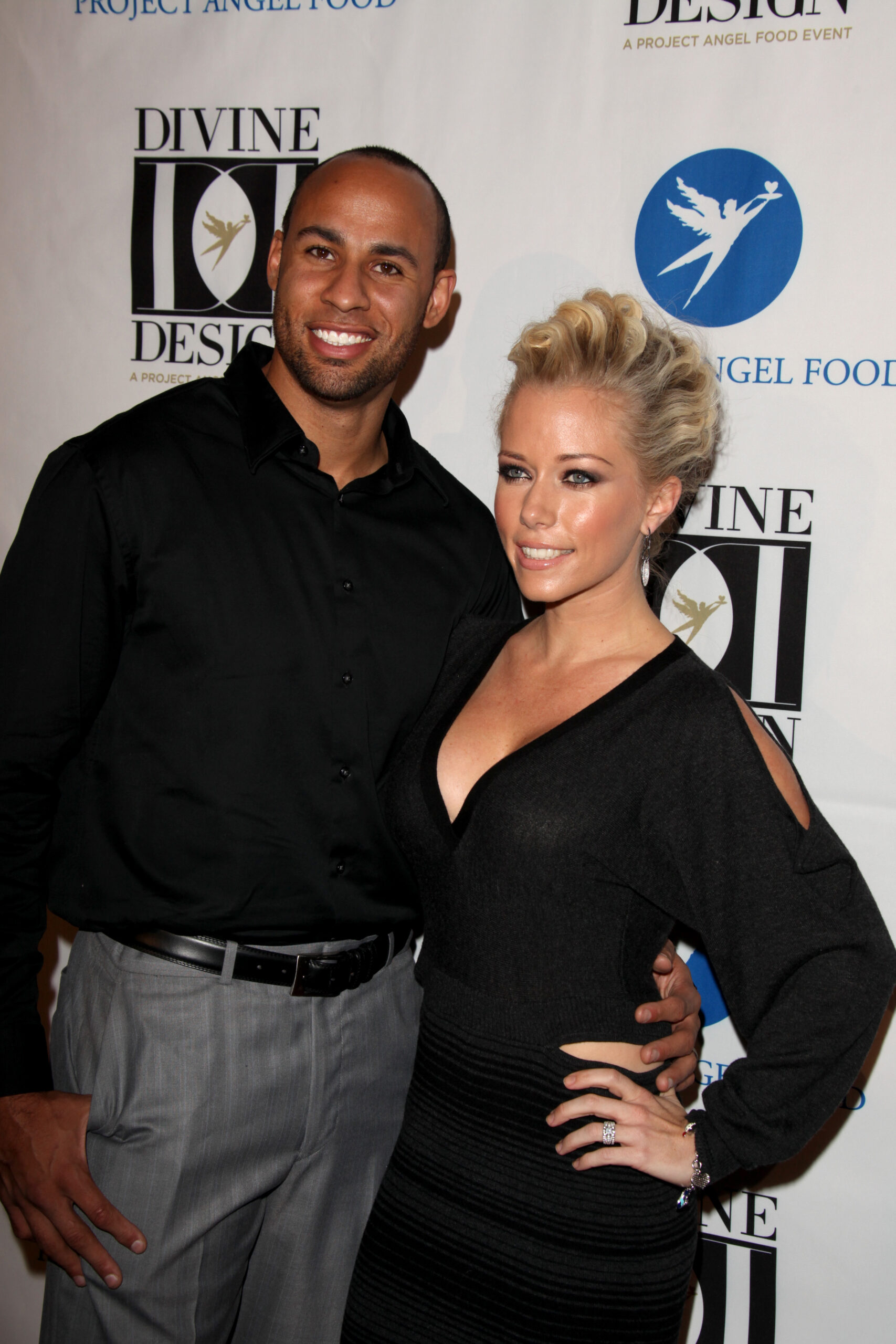 Hank Bassett & Kendra Wilkinson smiling
