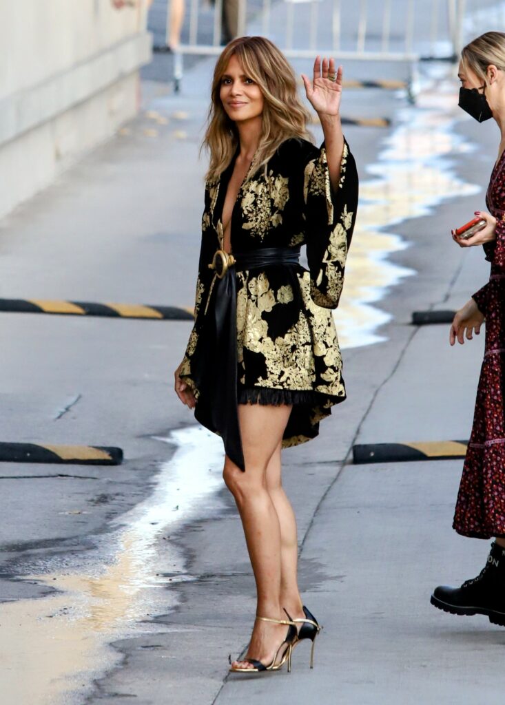 Halle Berry makes a stunning appearance at the Jimmy Kimmel Show