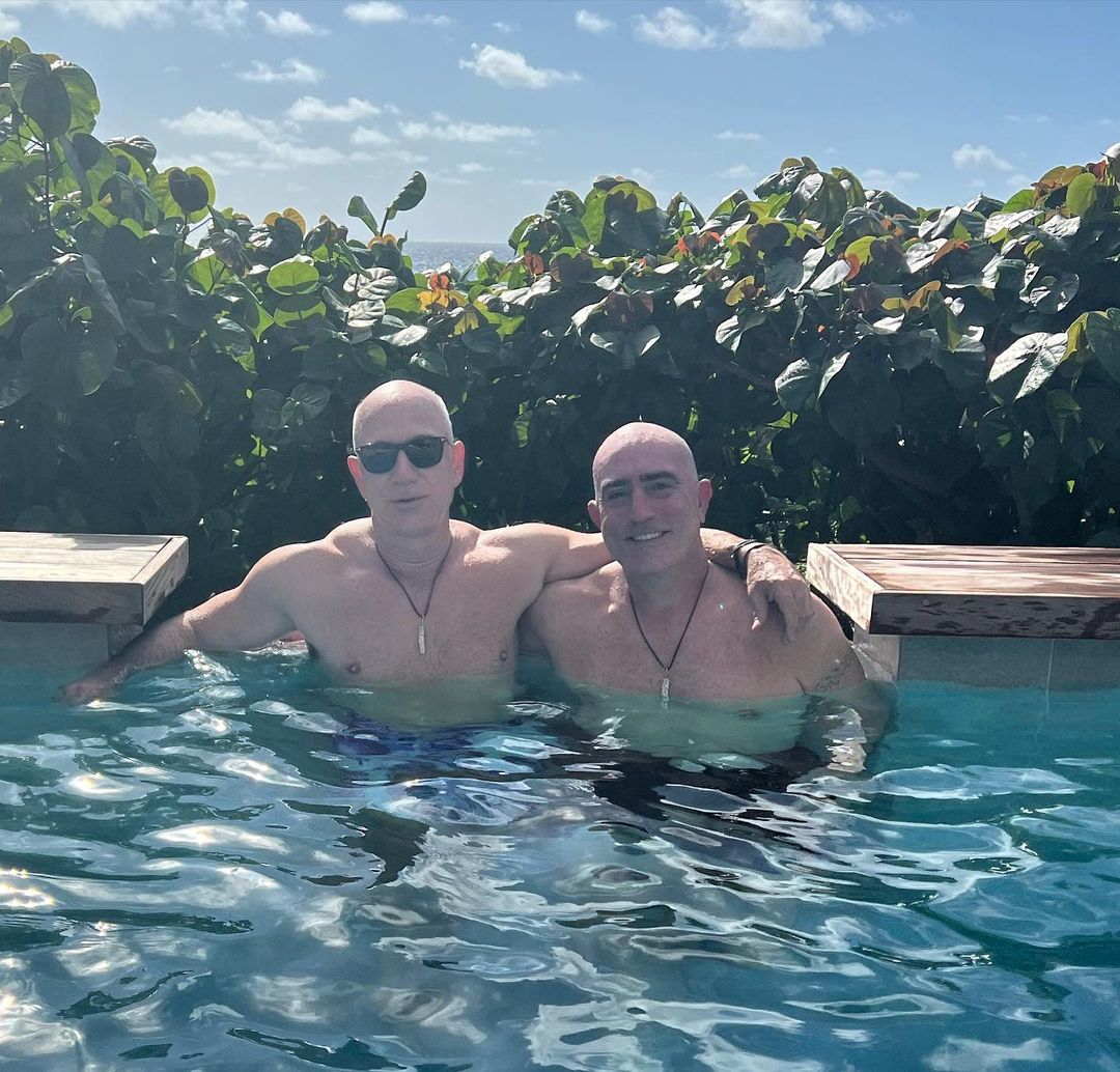Tom Cruise's Trainer Is Responsible For Jeff Bezos' Shredded Body!