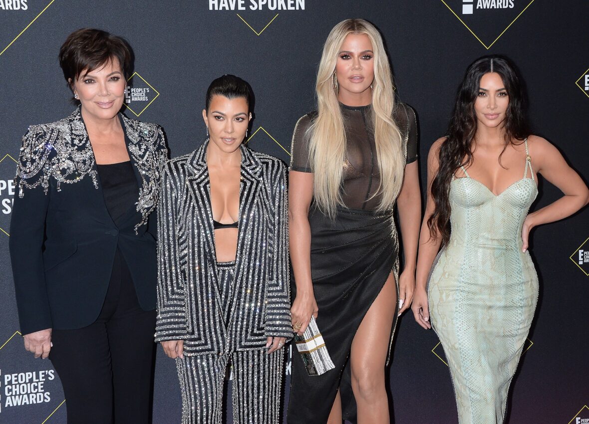 The Kardashian Family Cancels Christmas Due To COVID-19 Variant Outbreak!