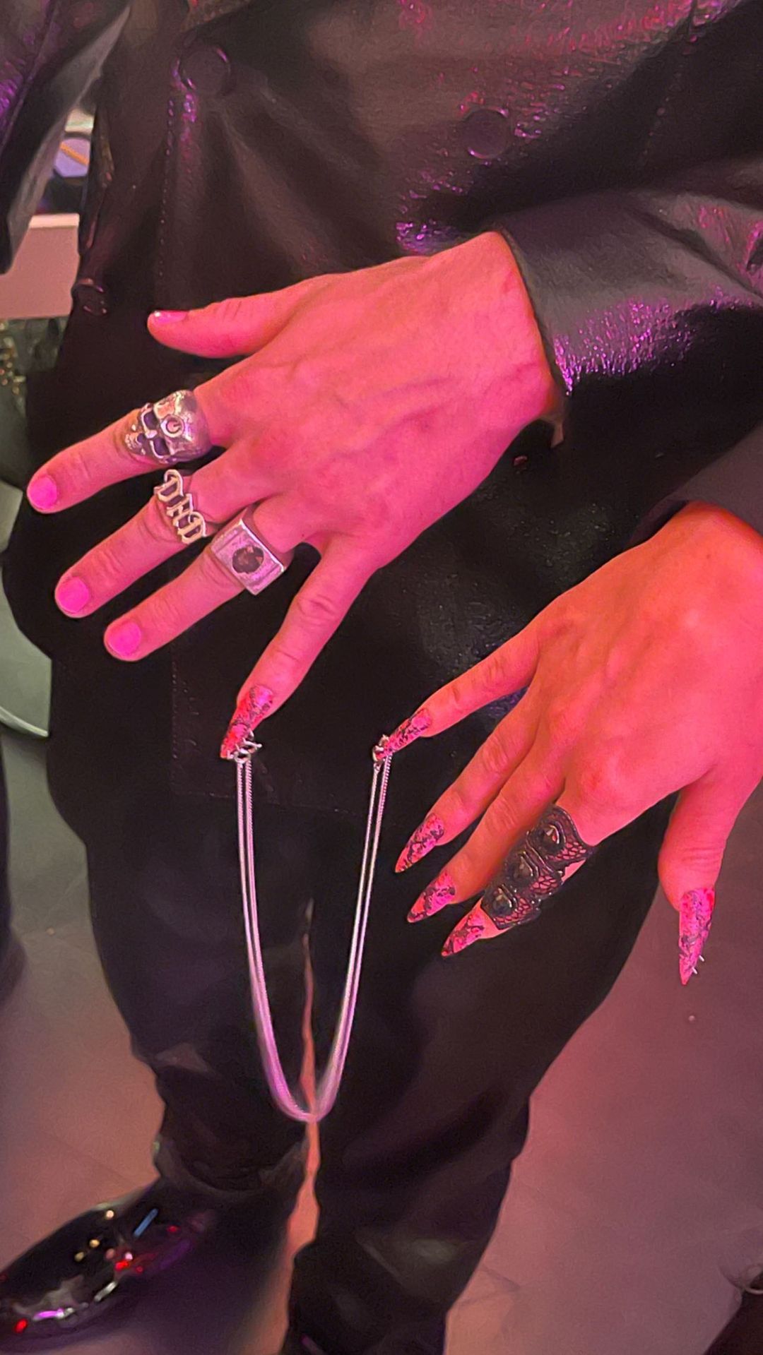 Megan Fox & Machine Gun Kelly Arrive To Party CHAINED Together By Their Fingernails! 