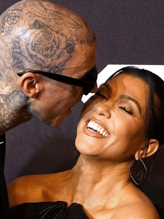 cropped-Kourtney-Kardashian-Travis-Barker-PDA-Licking-Feet-Christmas-scaled-e1639868048441.jpg