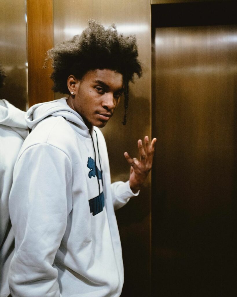 Kevin Porter Jr. poses for Instagram