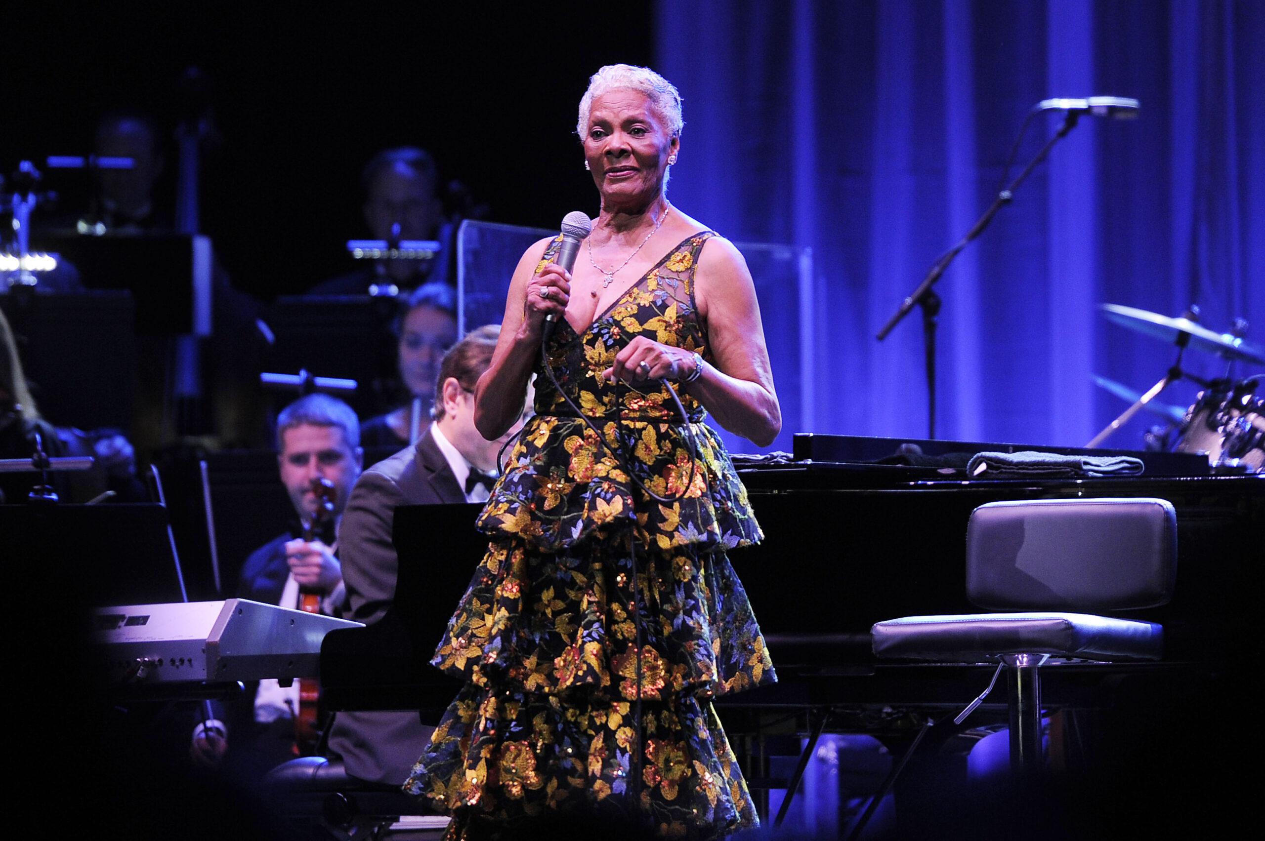 Dionne Warwick performing at Royal Albert Hall