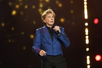 Barry Manilow performing at Proms In The Park 2019