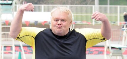 LOUIE ANDERSON KENDRA WILKINSON AND KATHERINE WEBB FILMING SPLASH REALITY TV SHOW IN LA.