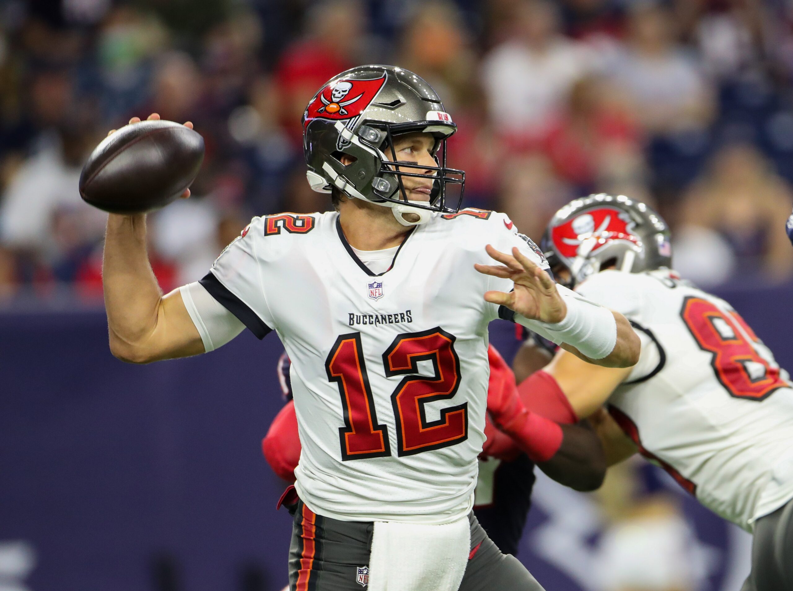 Tom Brady Might NOT Be Retiring?! Here's What Is Going On...