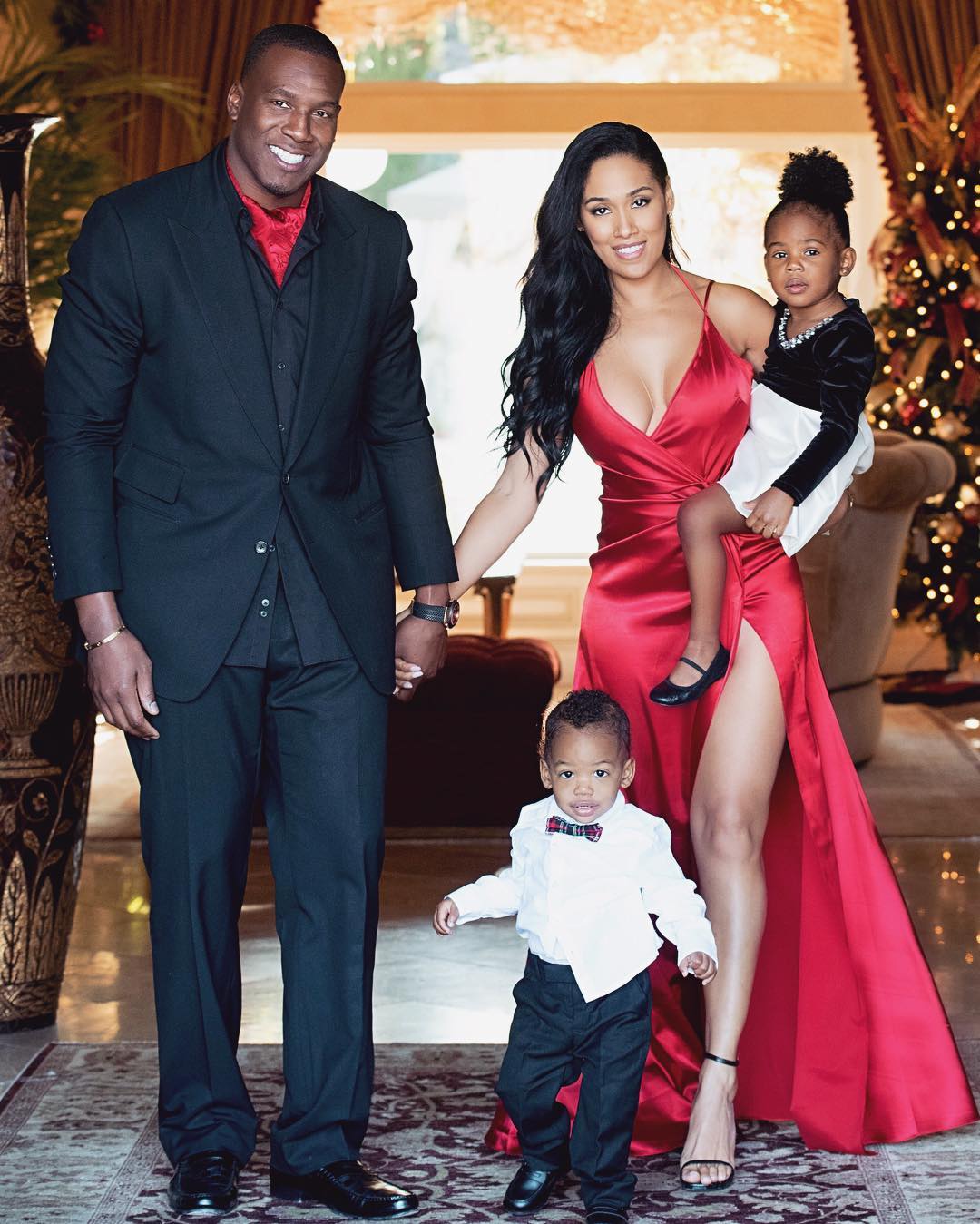 'WAGS' Star Sasha Gates Files Divorce From NFL Husband Antonio Gates