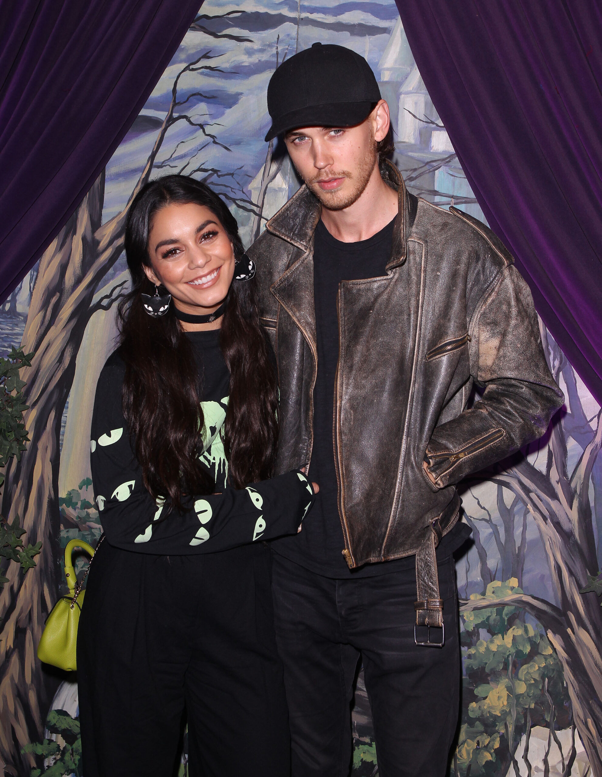 Celebrities Visit Knott apos s Scary Farm - Buena Park