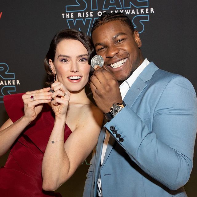 Daisy Ridley and John Boyega