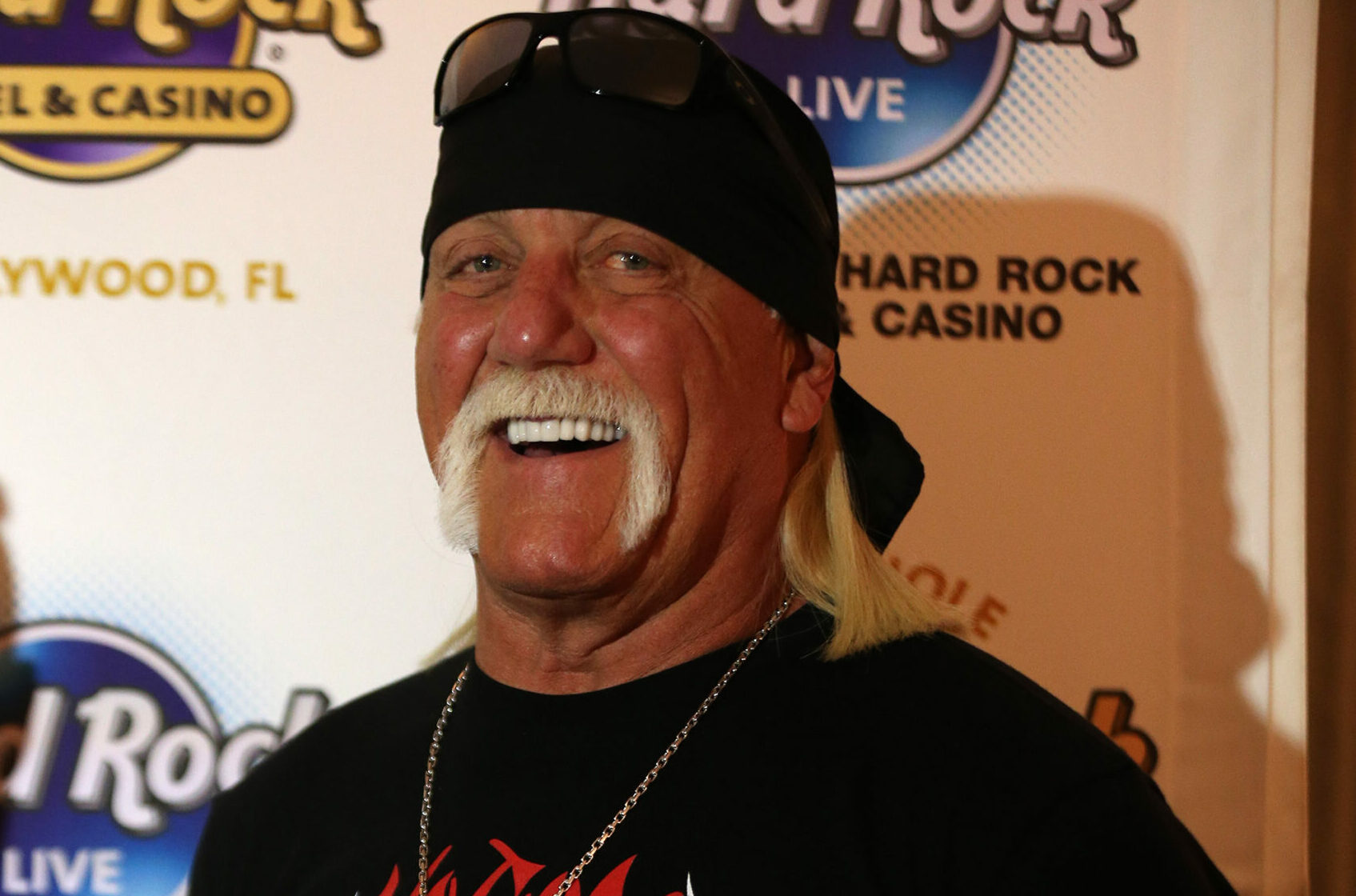 HULK HOGAN