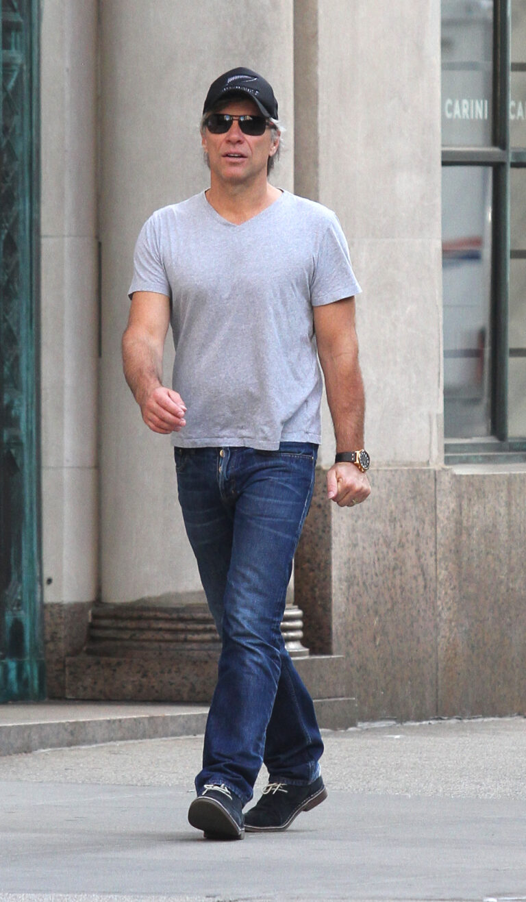 Jon Bon Jovi and wife shopping for home supplies in NYC