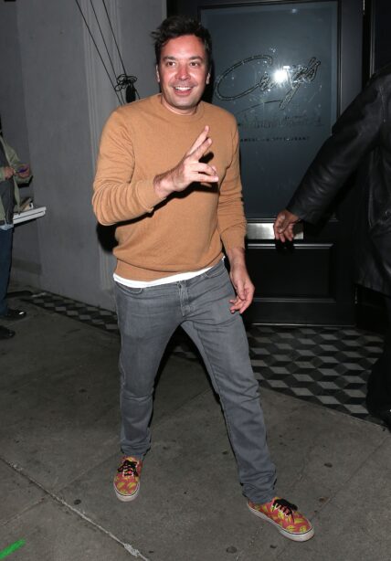 Jimmy Fallon is seen leaving dinner at Craig apos s Restaurant in West Hollywood
