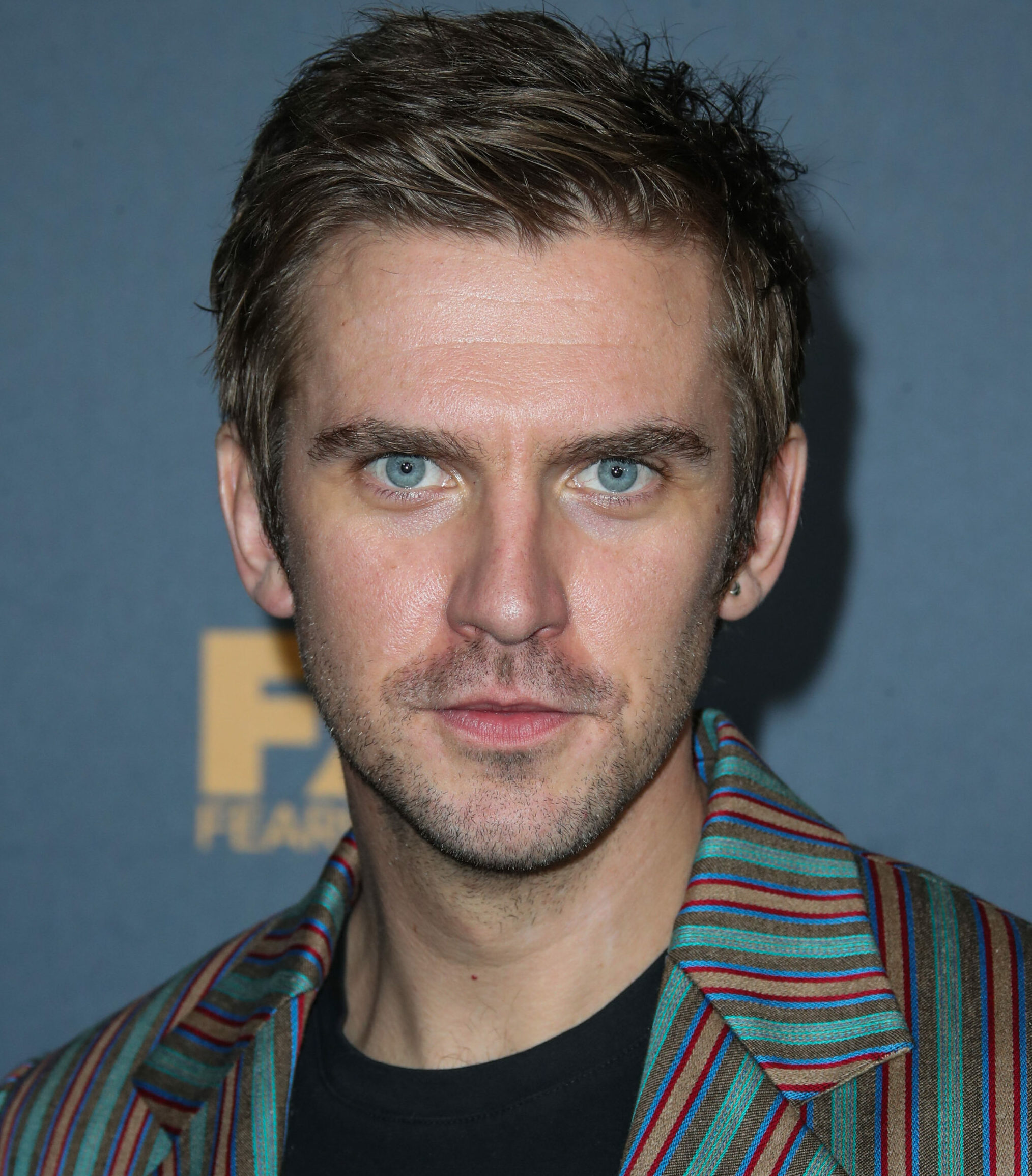 Dan Stevens attends the FX Starwalk - 2019 Winter TCA Press Tour