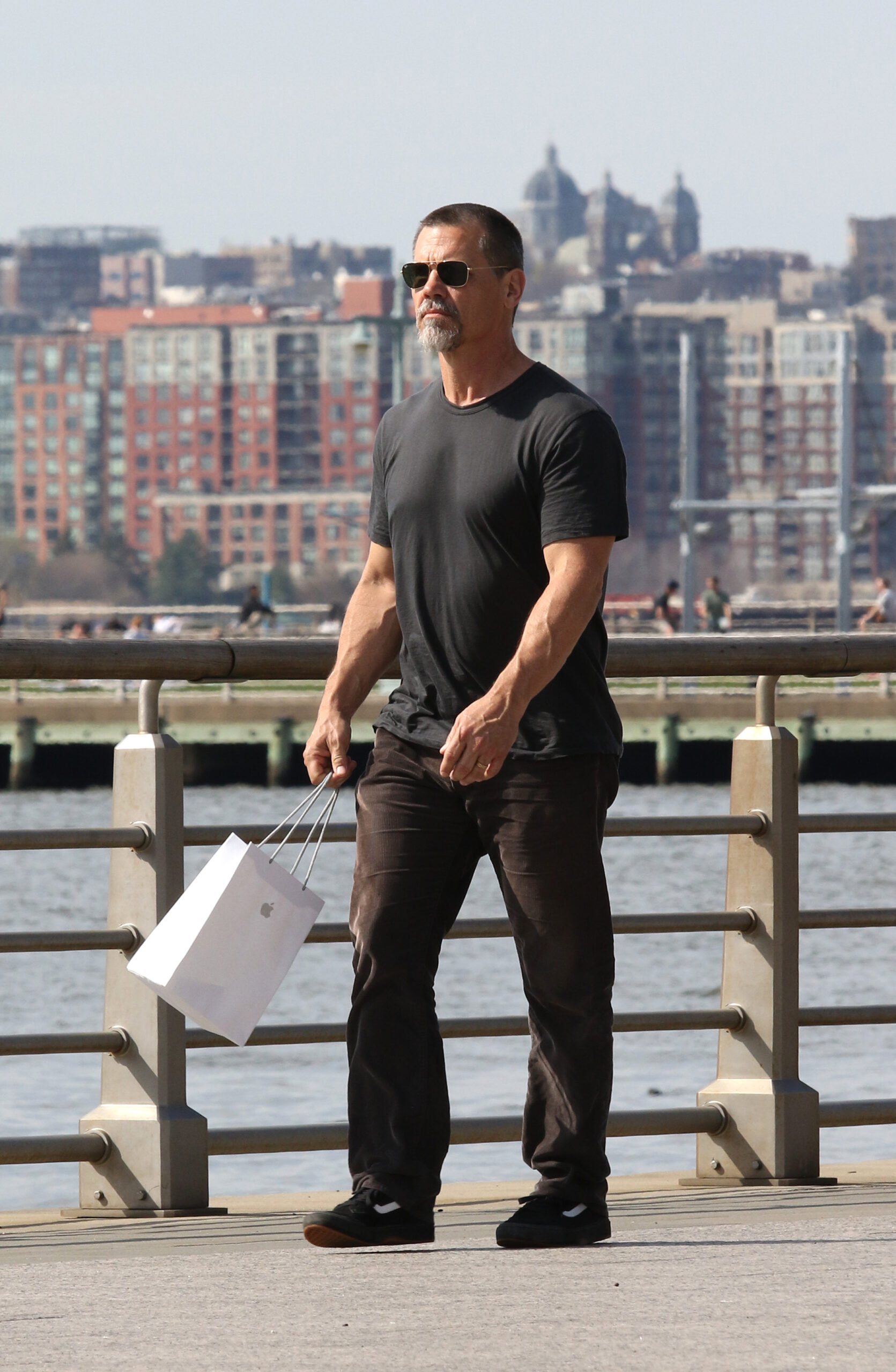 Josh Brolin spends quality time with daughter Eden and her fianc Cameron Crosby while enjoying cupcakes in New York City