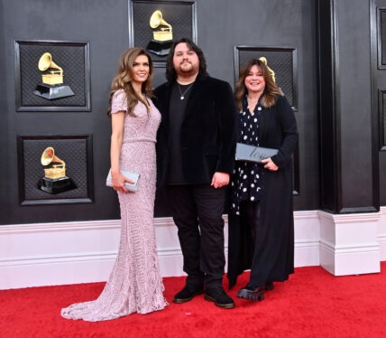 Andraia Allsop, Wolfgang Van Halen and Valerie Bertinelli Arrive for the 64th Grammy Awards in Las Vegas
