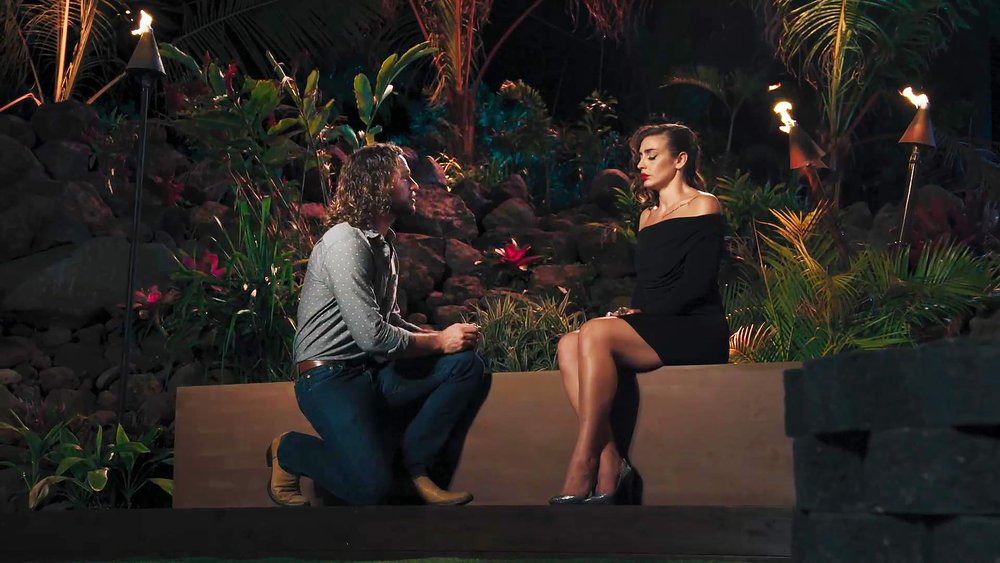 Hania proposing to Ash at Final Bonfire on Temptation Island